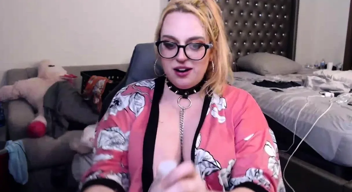 Blonde russian bbw amateur webcam fucking