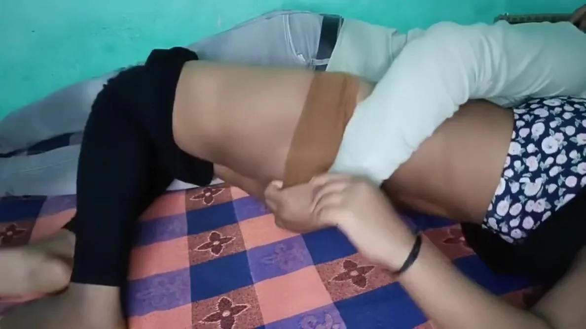 Padosan Bhabhi Zoya Ki Choot Me Maal Daal Diya