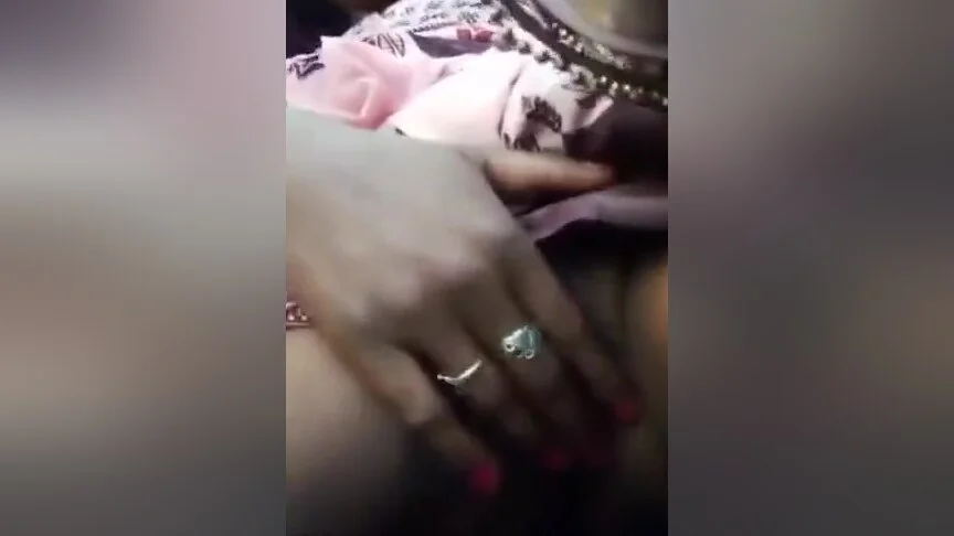 Today Exclusive-horny Bhabhi Shows Her Pussy