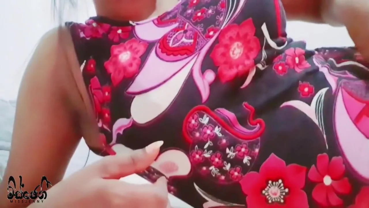 Boobs Squeeze And Armpit Fetishතන් මිරිකලා කුනුහරැප අහලා බඩු යවමු - Indian Boobs And Sri Lankan