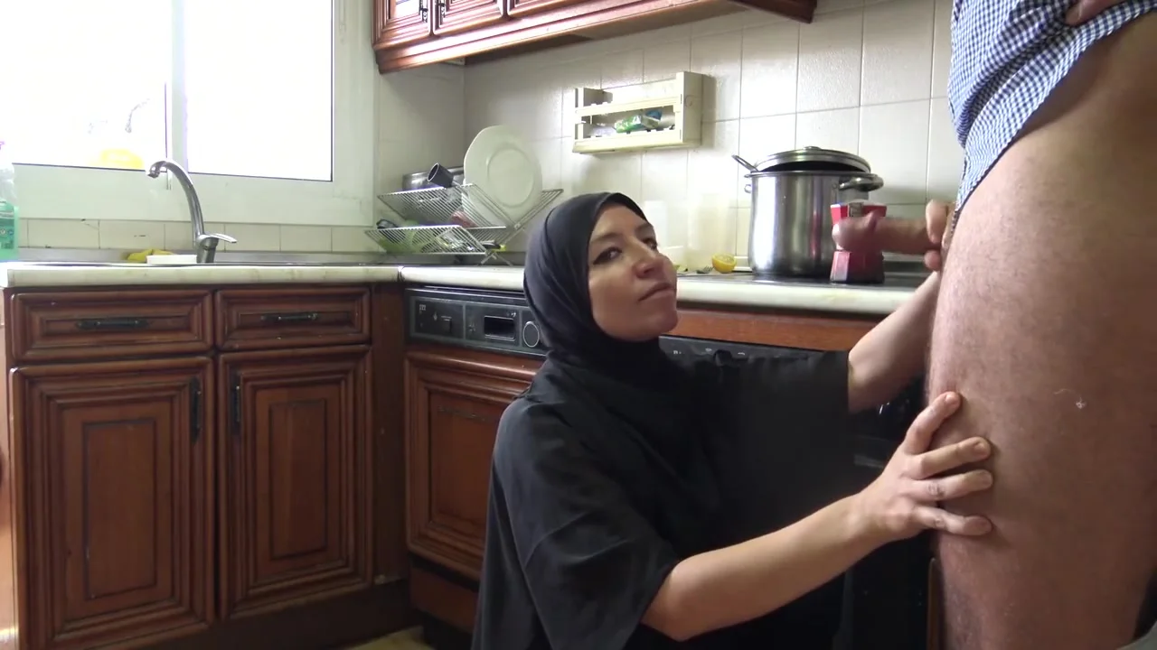 Cheating Muslim Woman With American Soldier In Detroit