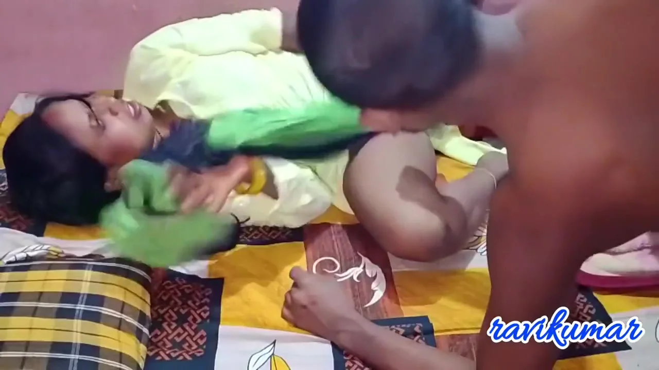 Hindi Sex - Desi Ghamndi Wife Ko Maine Bohat Raat Ko Choda