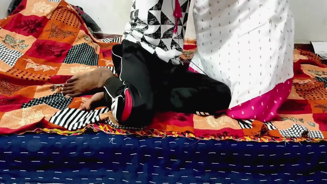 Ramzan Ke Pak Mahine Me Hindu Begum Ki Gaand Chodi