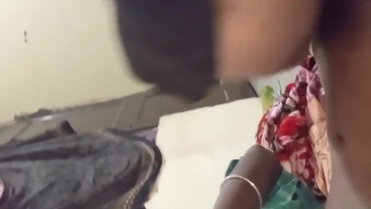 Mujhe Leta Kar Aunty Khud Chudai Kar Li