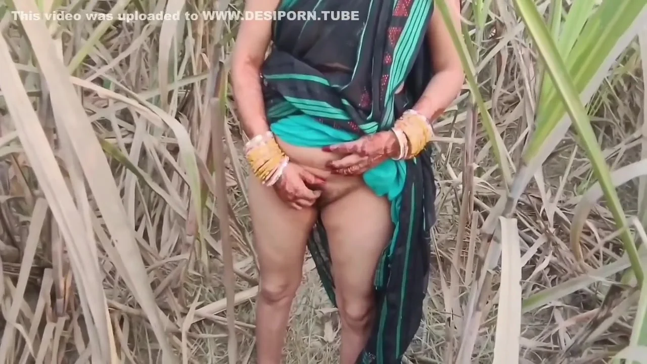 Indian Desi New Indian Outdoor Public Porn With Pissing - Village Outdoor
