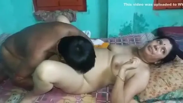 Mature Cheating Wife Sex With Secret Lover Caught Red-handed