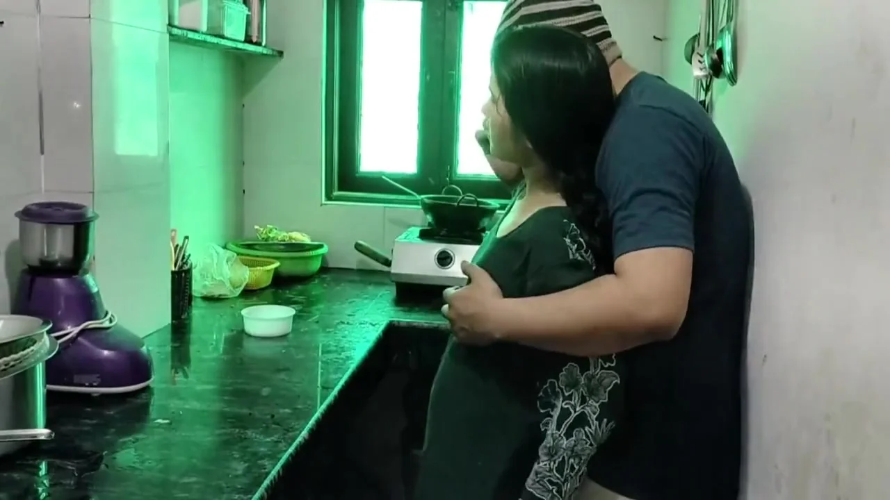 Nisha Ko Paros Kar Dost Ghar Me Ghus Ke Pel Diya