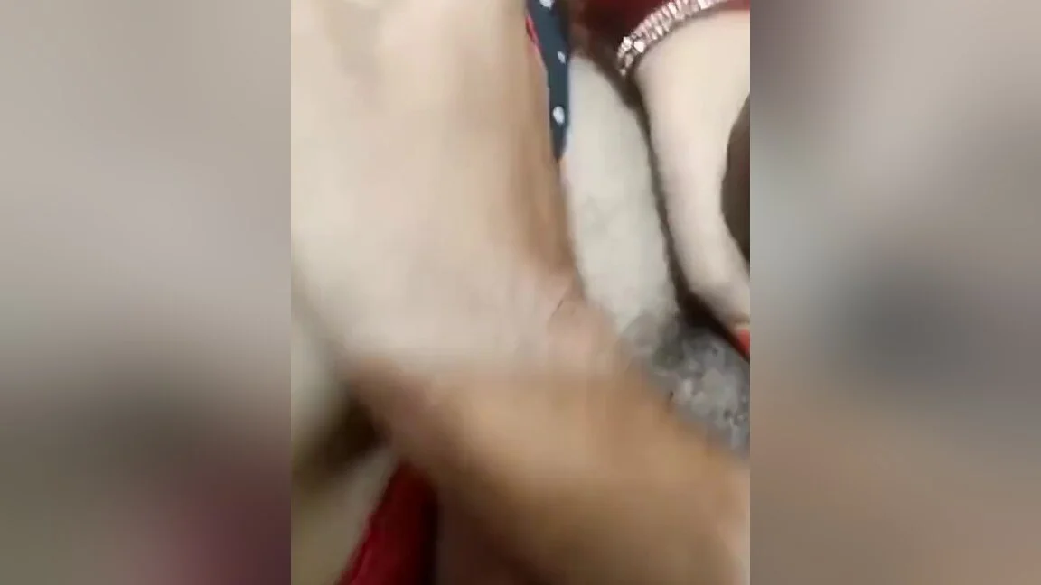 Today Exclusive- Horny Desi Bhabhi Paly With Her Big Boobs And Handjob