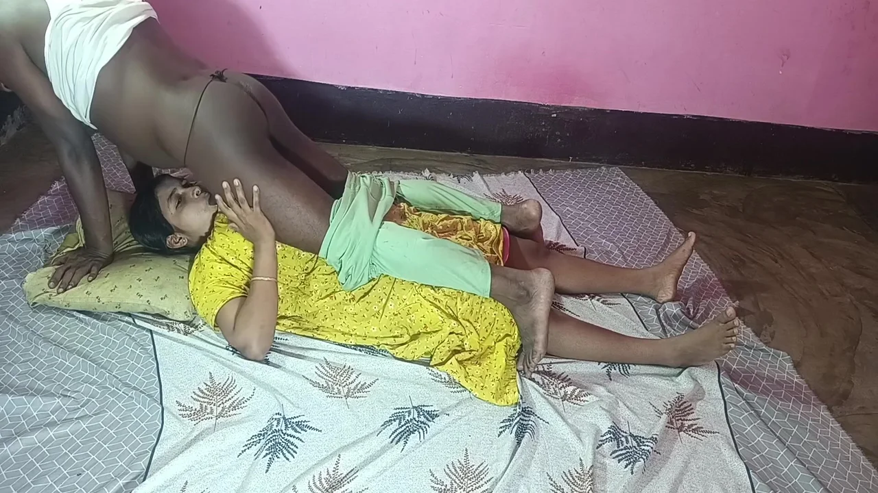 Village Bhabhi In New Sex Vidieo 2025