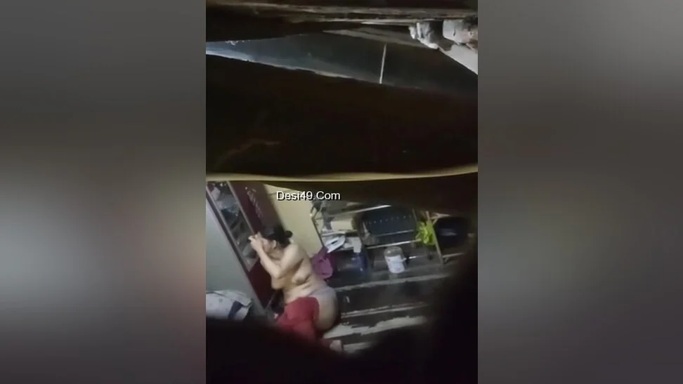 Today Exclusive- Bhabhi Wearing Cloths Record In