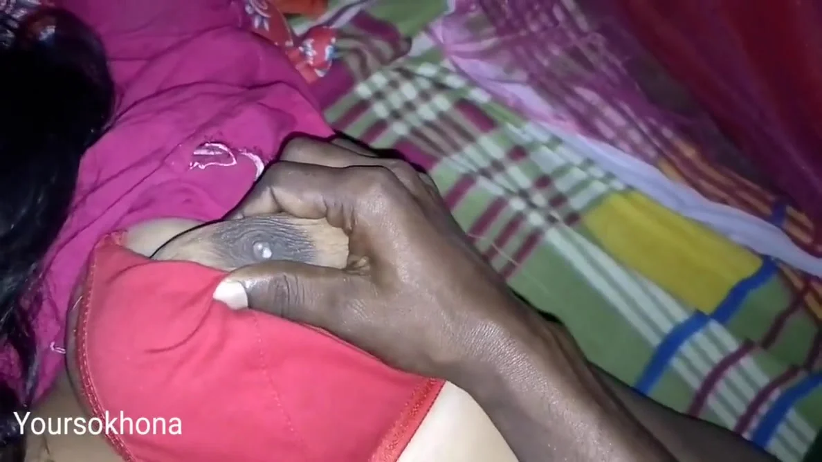 Bhabhi Soi Hui Thi Book Ka Milk Nikala Bahut Maja Aaya