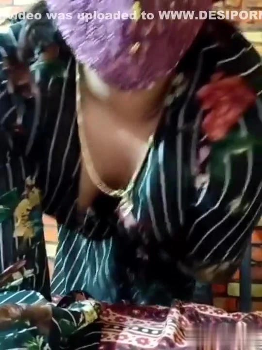 Sexy Indian Girl’s Hot Hairy Pussy