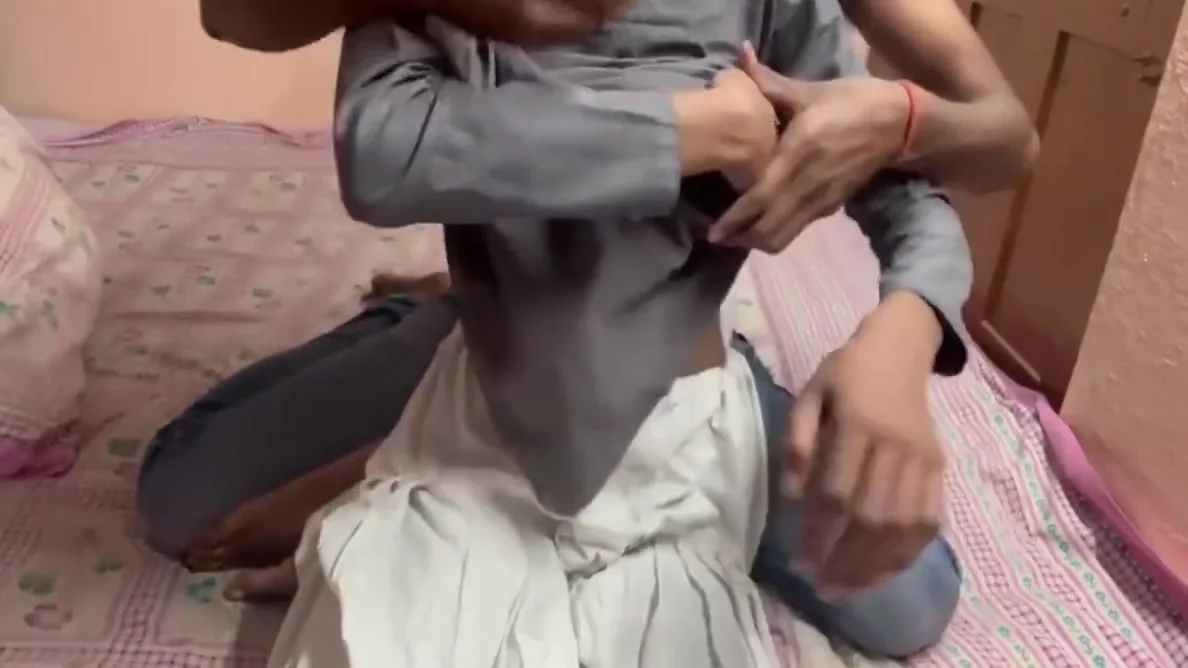 Indian College Girl Pressed Her Cheeks And Pressed Her Cheek
