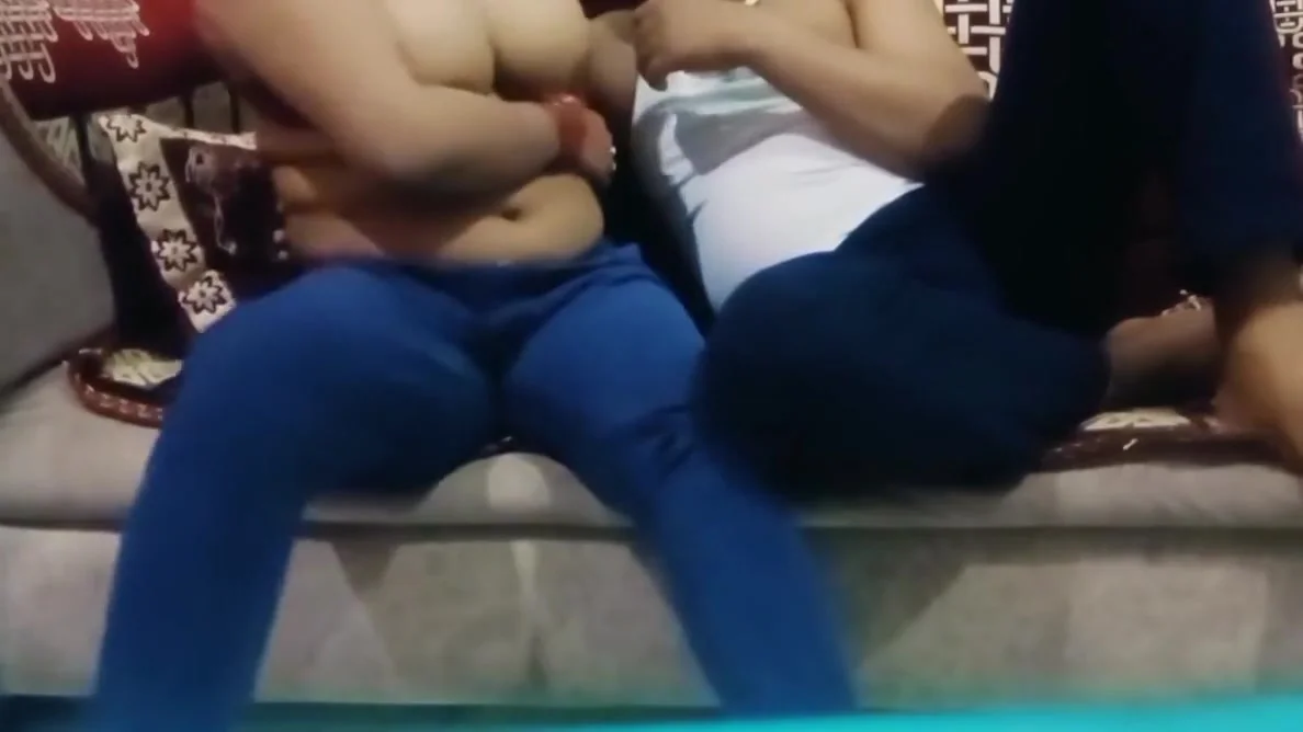 Romantic Bhabhi Having Romance With Her Boyfriend