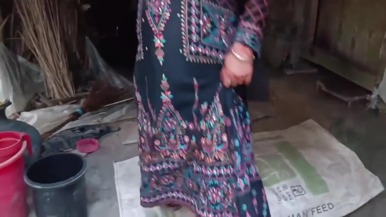 He Called The Ex-girlfriend From Outside And Had Sex