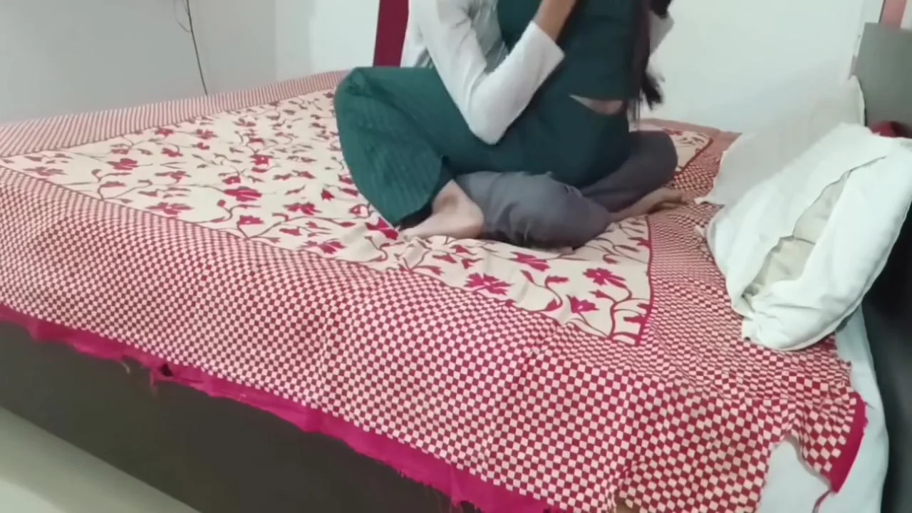 Valentine S Day - Desi Indian Girlfriend Desperately Wanted To Get Hard Chod Dala So She Did Gets Angry On Him For Hard Choda With Hindi Audio