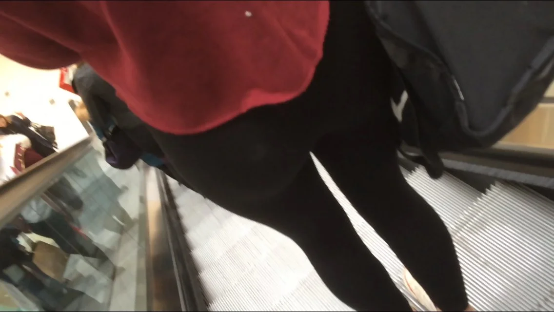 Hot teen 18+ Ass in Leggings