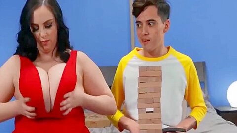 Bbw Grinding A Gamer - Juan El Caballo Loco And Milly Marks