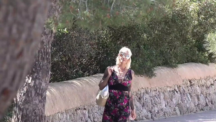Hot Blonde MILF Sophie Logan Gives Amazing Handjob and Blowjob on Beach - Real Amateur European Sex