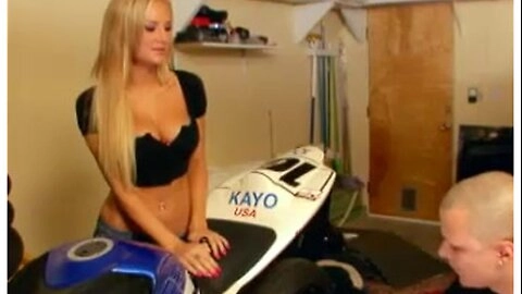 Amy Ried fucking in the bed with her innie pussy