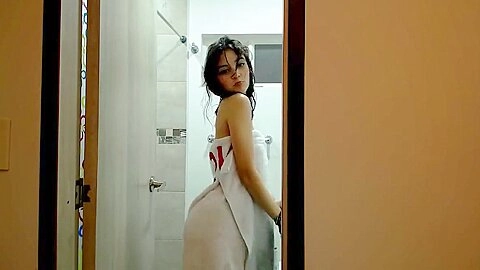 Angel Piaff In Colombian Girl Just Turned 18, With A Horny Nerdy Body And An Who Wants To Be The New Internet Sex Bomb