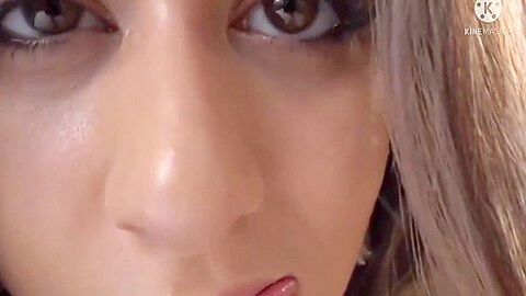 Zoya Ne Covid 19 Me Kiraya Maaf Krvane Ke Liye Khub Choot Di With Bella Rico