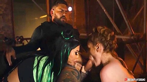 Jasmine Jae & Ava Austen Space Junk 4