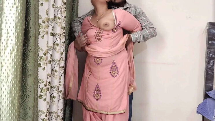 Younger Bro Deflowered Me: Hindi. Amateur & Hardcore.