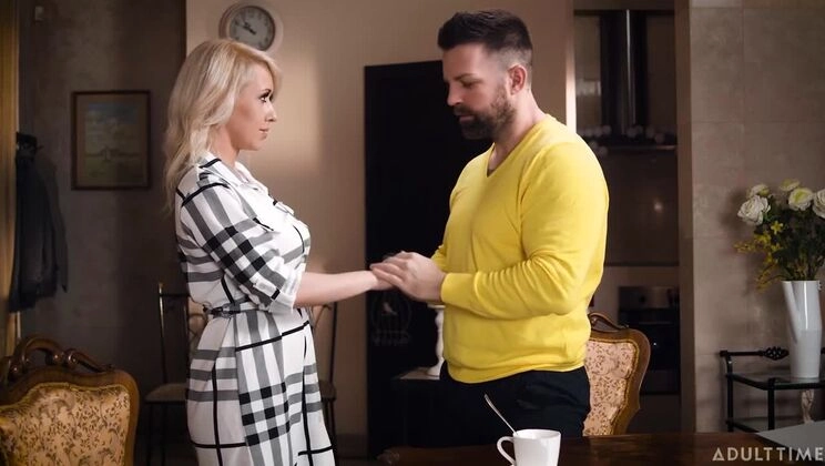 Christina Shine: Blonde & Lustful - Solo Erotica