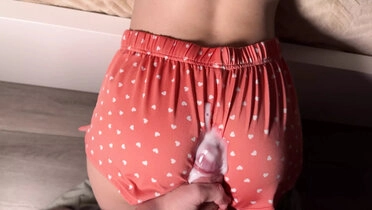Stepsister Says Don't Stick It In! But Rubbing Her Wet Pussy Feels Too Good - Mia Foster