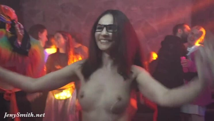 Jeny Smith's step-sister Merry goes to club
