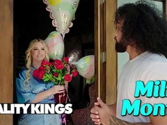 Curvy Jenna Star, Alone on Mother's Day, Gets a Surprise Visit from James to Fulfill Her Desires - REALITY KINGS