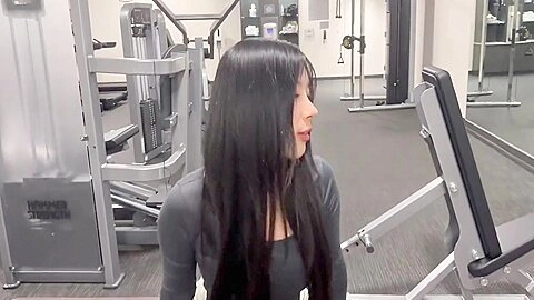 Elle Lee - Cute Asian Girl At Gym Tricks Guy Into Nutting During No Nut November 2