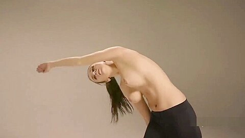 Alisa's crazy hot nude workout vid