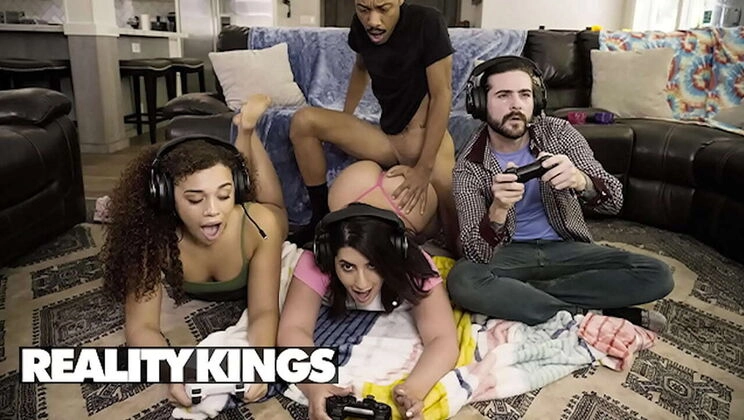 Wild Gamer Girls Get Together for a Reality Check