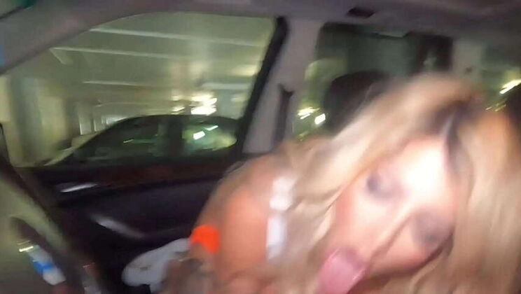 Hooters Waitress Kitana Montana Gives Blowjob for Generous Tip in Car