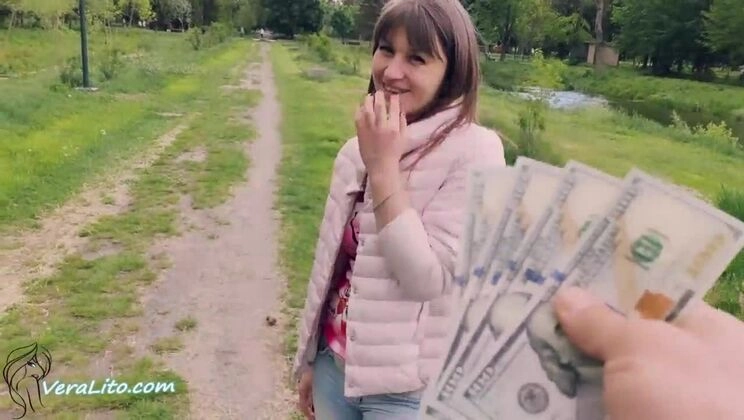 Babe Show Tits, Suck Big Dick Stranger and Doggy Sex Outdoor for Money