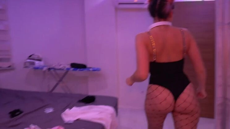 Maryana Rose arranged a depraved aqua disco in the palace after the rally. MP fucked a whore in the shower
