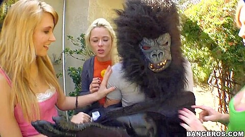 Katie Summers, Rebecca Blue, Tara Lynn Foxx and a monkeyman