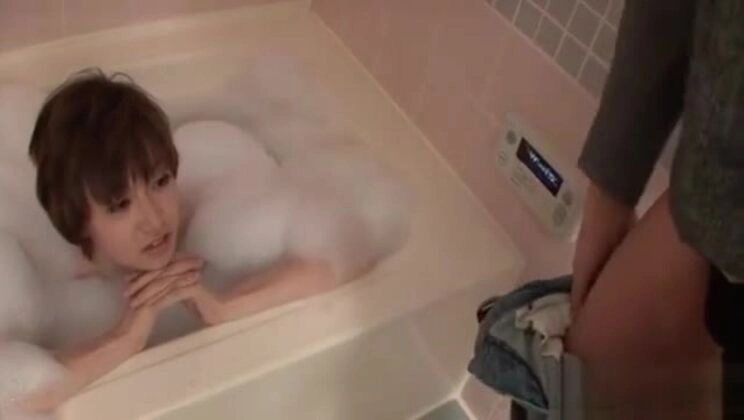 Short-haired hottie Akina Hara and her gentle sucking mouth i
