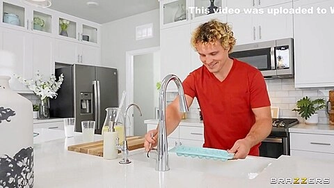 Seductive Babe Crazy Sex Scene With Robby Echo And Riley Reign