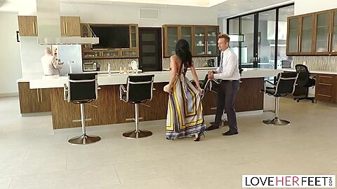 Hard Sex With The Big Cock Realtor Behind My Boyfriends Back - Bill Bailey And Amia Miley