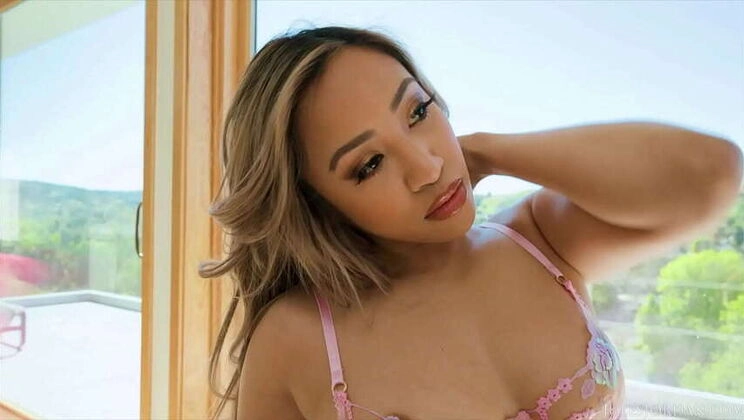 Zac Wild & Newbie Samantha Lexi: Spicy Asian Encounter on JulesJordan.com