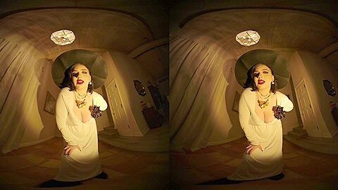 Lady DOMitrescu - Vampire Mommy Dominatrix Cosplay - VRFanService