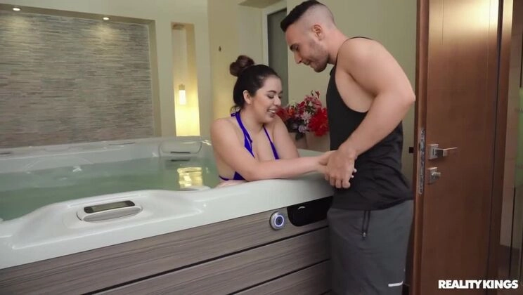Raul Costa & Diana Rius - Sizzling Spa Boob Bump / 23.3.2022