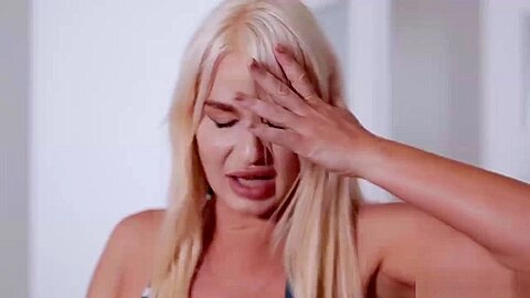 Hime Marie image her Stepmom London River while masturbating