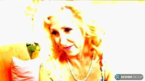 Connie gets her chocolate fucksicle - Grannylovesbbc