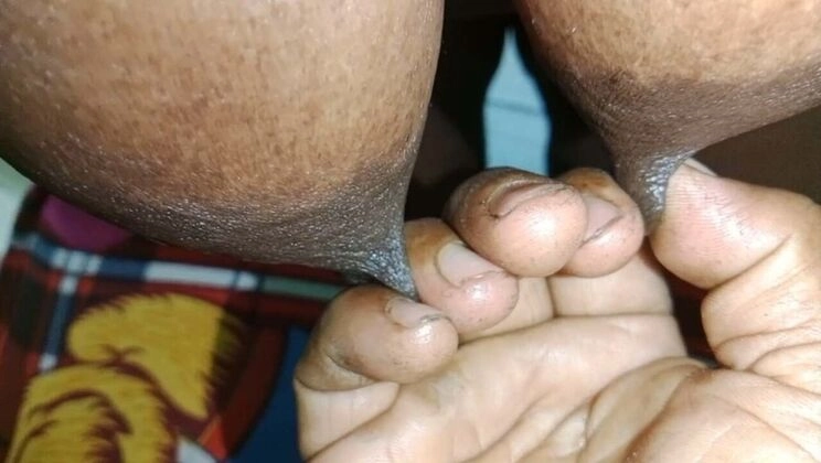 Tamil Homemade Cowgirl Aunty Oil Massage and Dirty Talk - Big Boobs Desi Bhabhi