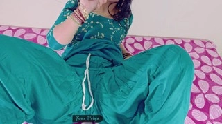 Beau desires to impregnate young girlfriend before tying the knot. Intense creampie session in high-definition close-up with Hindi audio