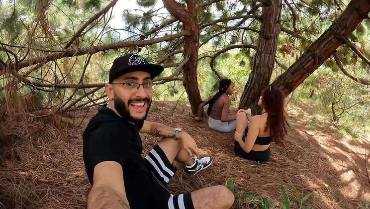 I head out for an al fresco workout with my two pals, and we wind up in a steamy outdoor tryst